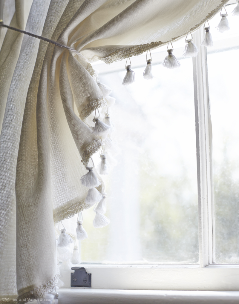 HOB_PotteryBarn_YD_Curtains_Hanging_Inset